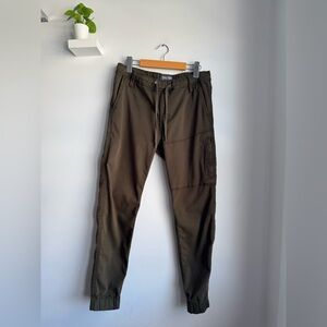 DUER Men's Olive No Sweat Jogger